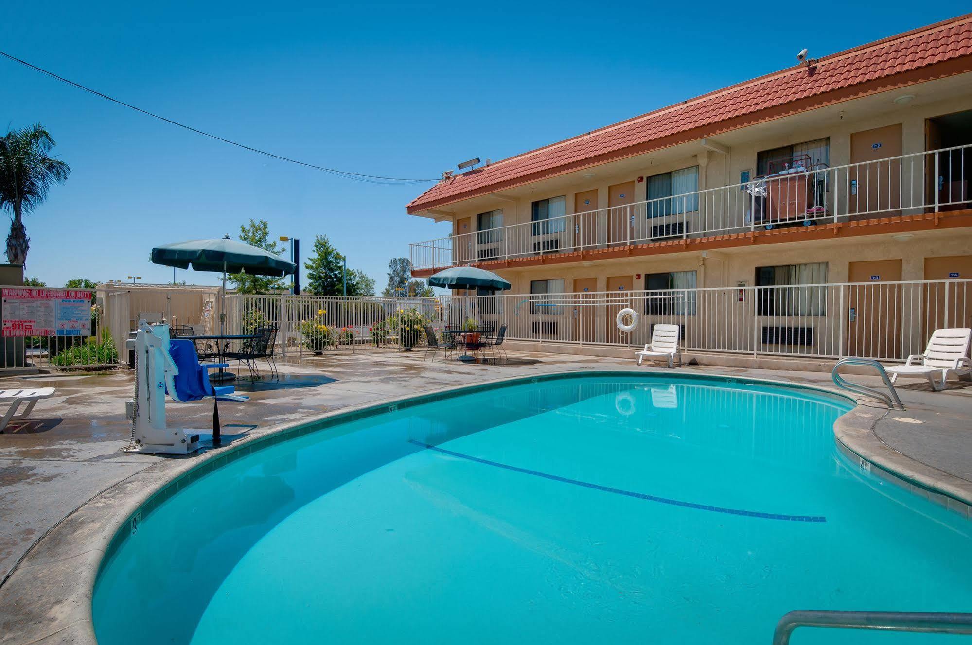 Vagabond Inn Bakersfield South Kültér fotó