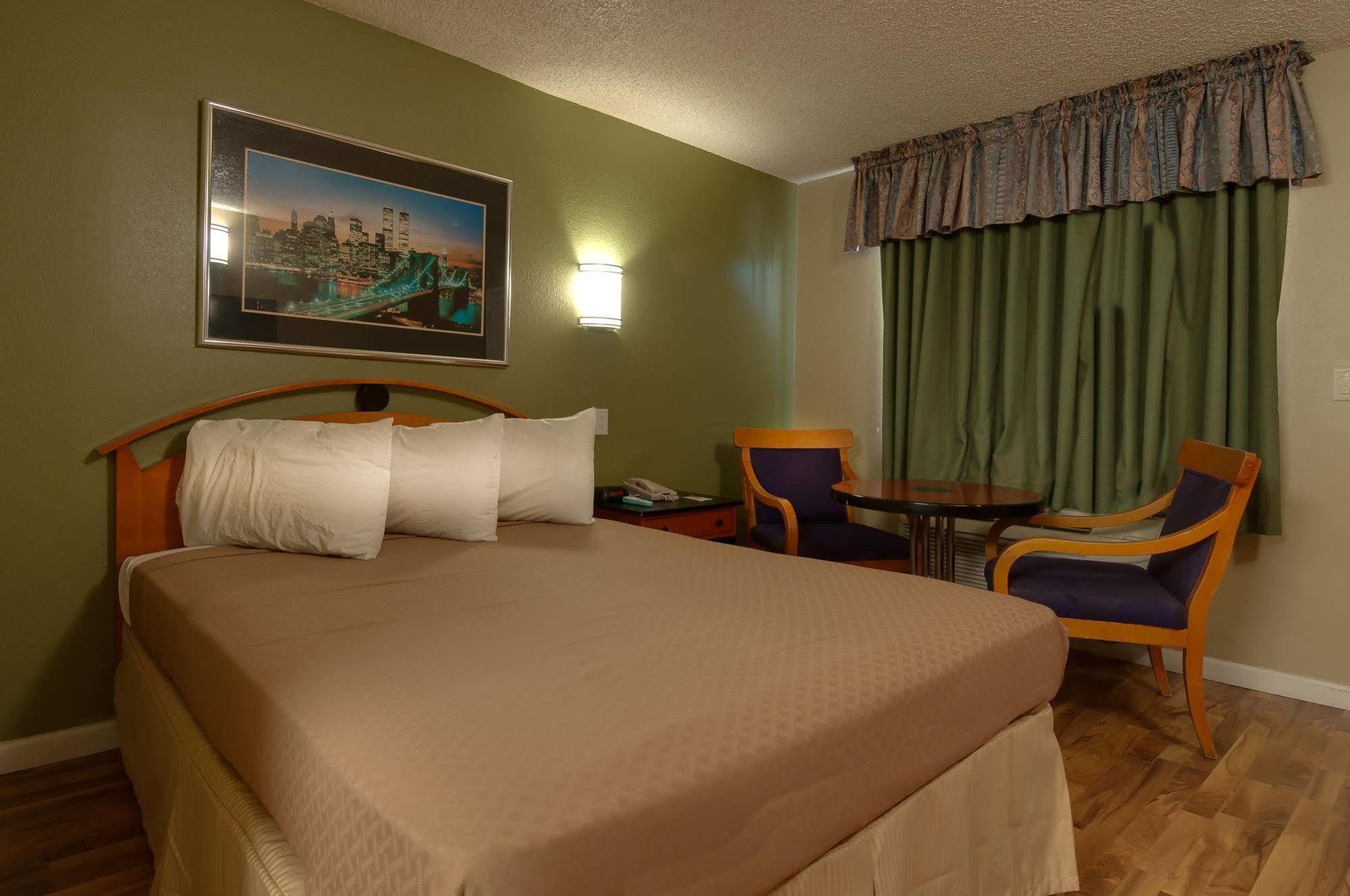 Vagabond Inn Bakersfield South Kültér fotó